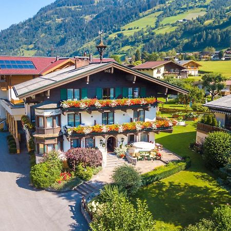 Landhaus & Appartementhaus Haussteiner Дорфгаштайн Экстерьер фото