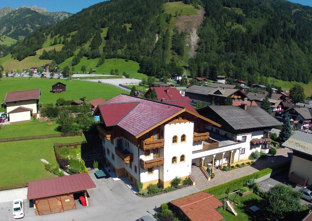 Landhaus & Appartementhaus Haussteiner Дорфгаштайн Экстерьер фото